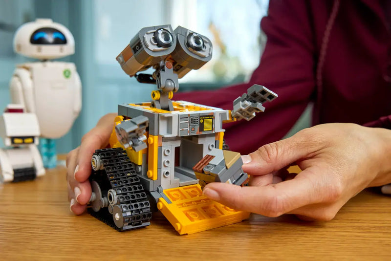 LEGO Disney Pixar WALL-E And EVE