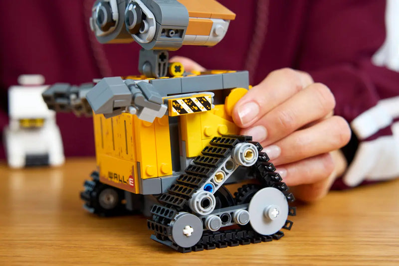 LEGO Disney Pixar WALL-E And EVE