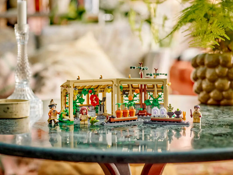 LEGO Harry Potter Hogwarts Castle: Herbology Class