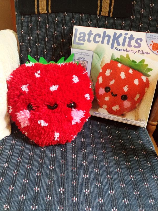 LatchKits: Strawberry Pillow